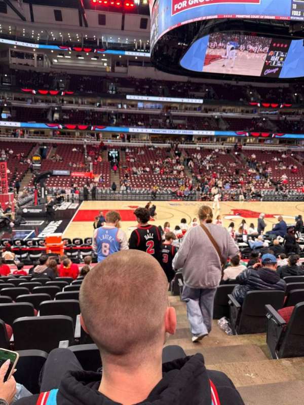 United Center, section: 102, row: 11, seat: 1