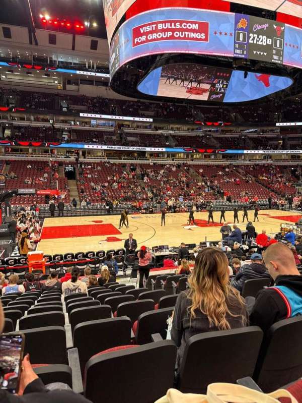 United Center, section: 102, row: 12, seat: 1