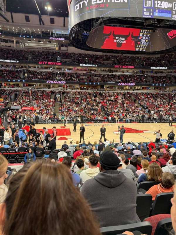 United Center, section: 101, row: 11, seat: 19