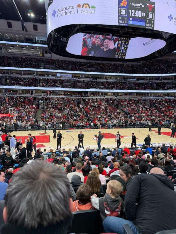 United Center, section: 101, row: 11, seat: 17