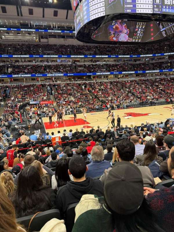 United Center, section: 102, row: 11, seat: 8