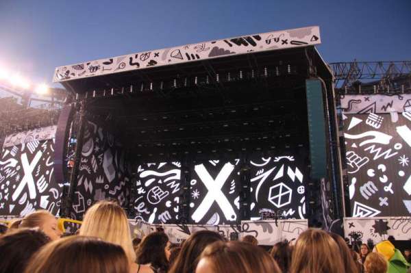 metlife stadium, section: Floor 3, row: 22, seat: 2