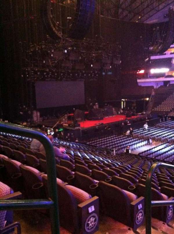 American Airlines Center, section: 118, row: V, seat: 18