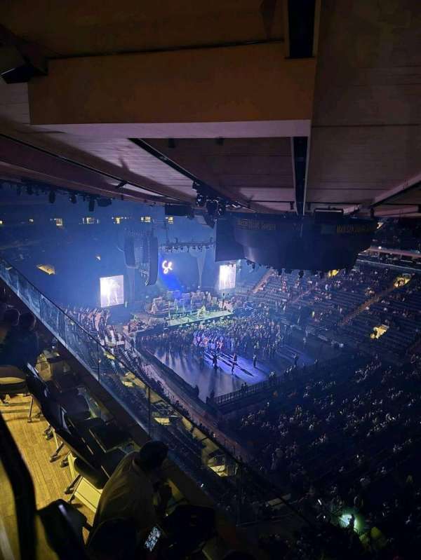 Madison Square Garden, section: 328, row: 2, seat: 9