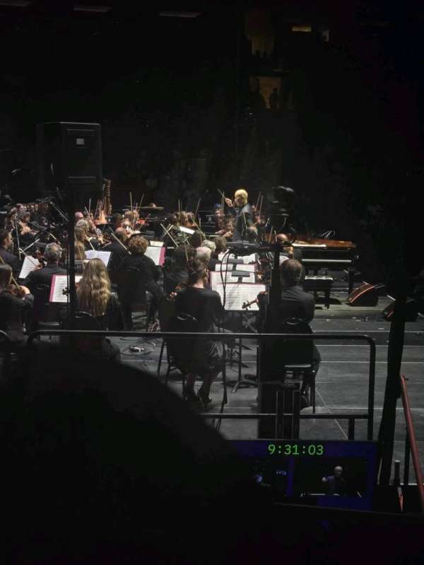 Madison Square Garden, section: 115, row: 6, seat: 8