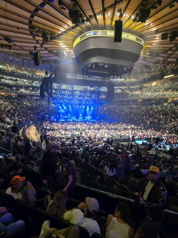 Madison Square Garden, section: 120, row: 10