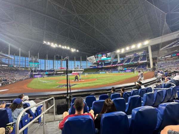 LoanDepot Park, section: FL5, row: EE, seat: 10