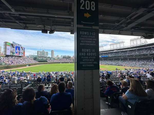 Wrigley Field, section: 207, row: 8, seat: 21