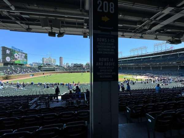 Wrigley Field, section: 207, row: 8, seat: 21