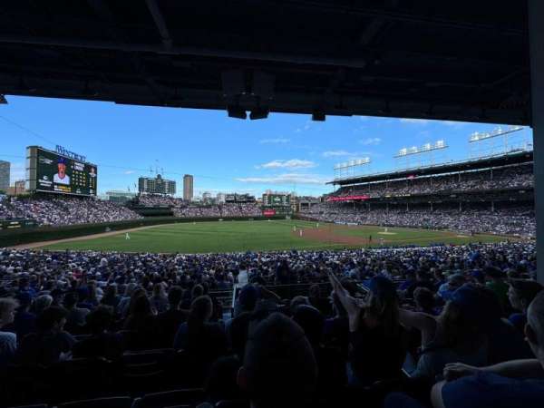 Wrigley Field, section: 207, row: 8, seat: 16