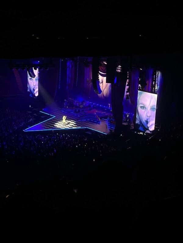 Kia Forum, section: 207, row: 21, seat: 1