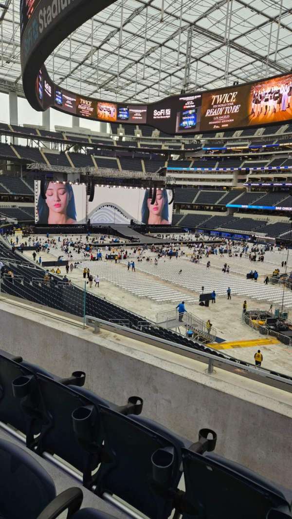 SoFi Stadium, section: 225, row: 3, seat: 14