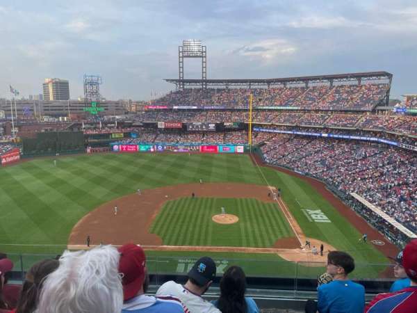 Citizens Bank Park, section: 325, row: 4, seat: 18
