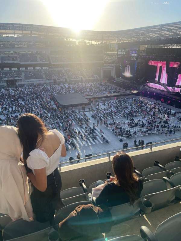 BMO Stadium, section: 212, row: N, seat: 13