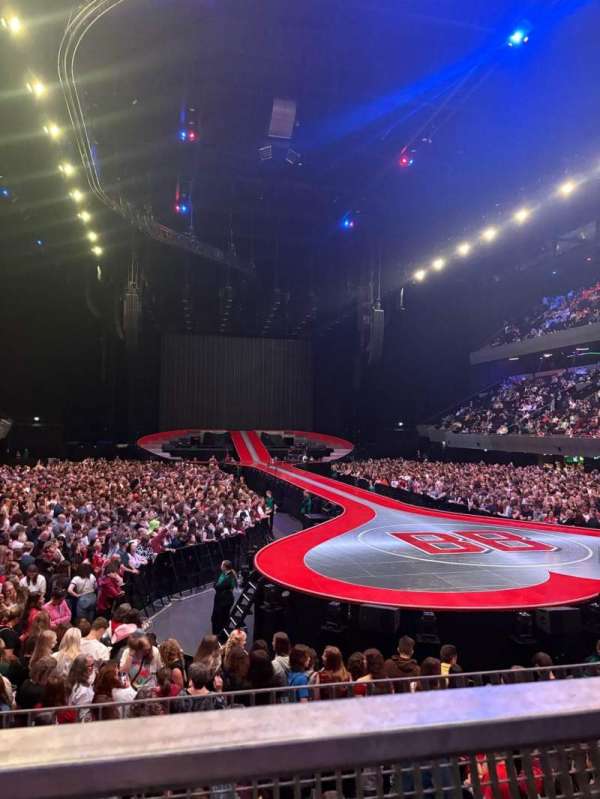 Ziggo Dome, section: 107, row: 1, seat: 230