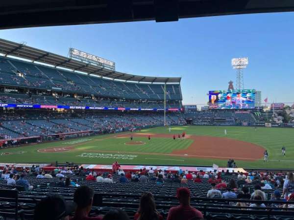 Angel Stadium, section: 224, row: E, seat: 4
