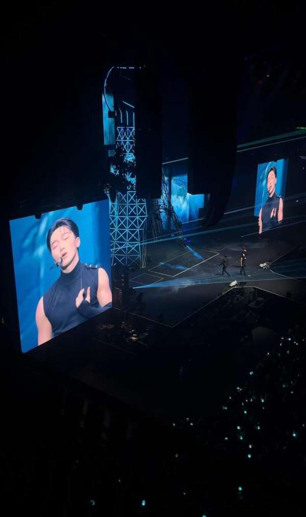 Ziggo Dome, section: 212, row: 1, seat: 412 (?)