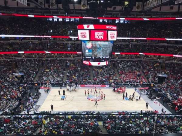 United Center, section: 318, row: 2, seat: 5