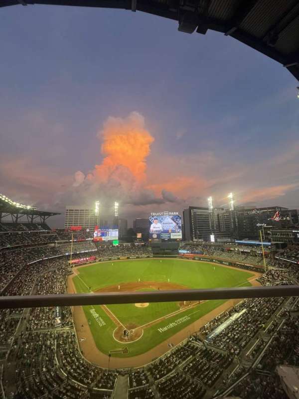 Truist Park, section: 425, row: 1, seat: 16