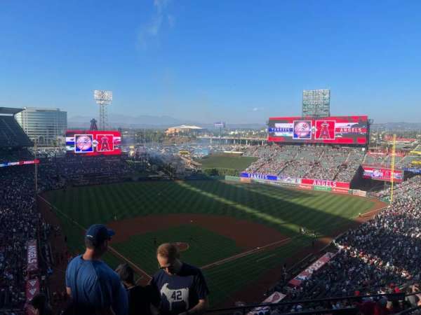 Angel Stadium, section: 525, row: B, seat: 8