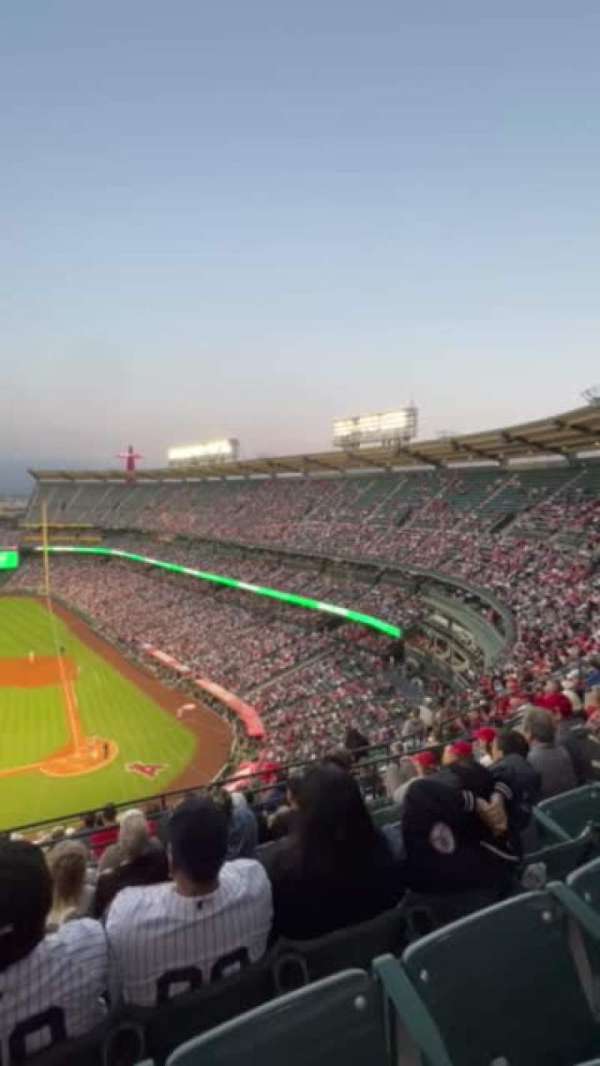 Angel Stadium, section: 516, row: F, seat: 4