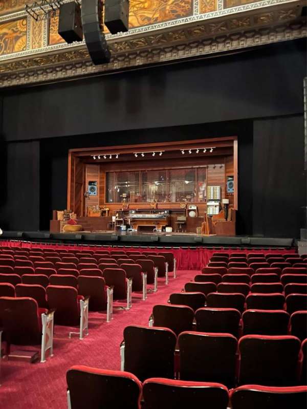Hollywood Pantages Theatre, section: Orchestra RC, row: N, seat: 203