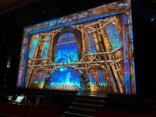 Hollywood Pantages Theatre, section: Orchestra RC, row: E, seat: 204