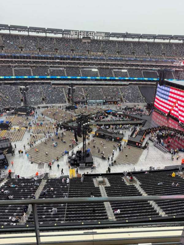 MetLife Stadium, section: 315, row: 2, seat: 23