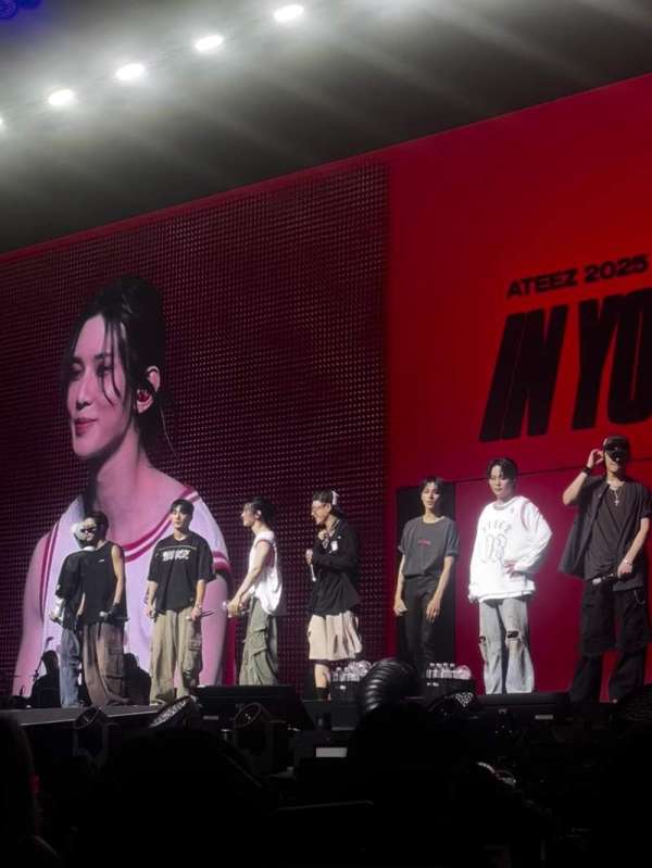 CFG Bank Arena, section: Floor 1, row: E, seat: 13