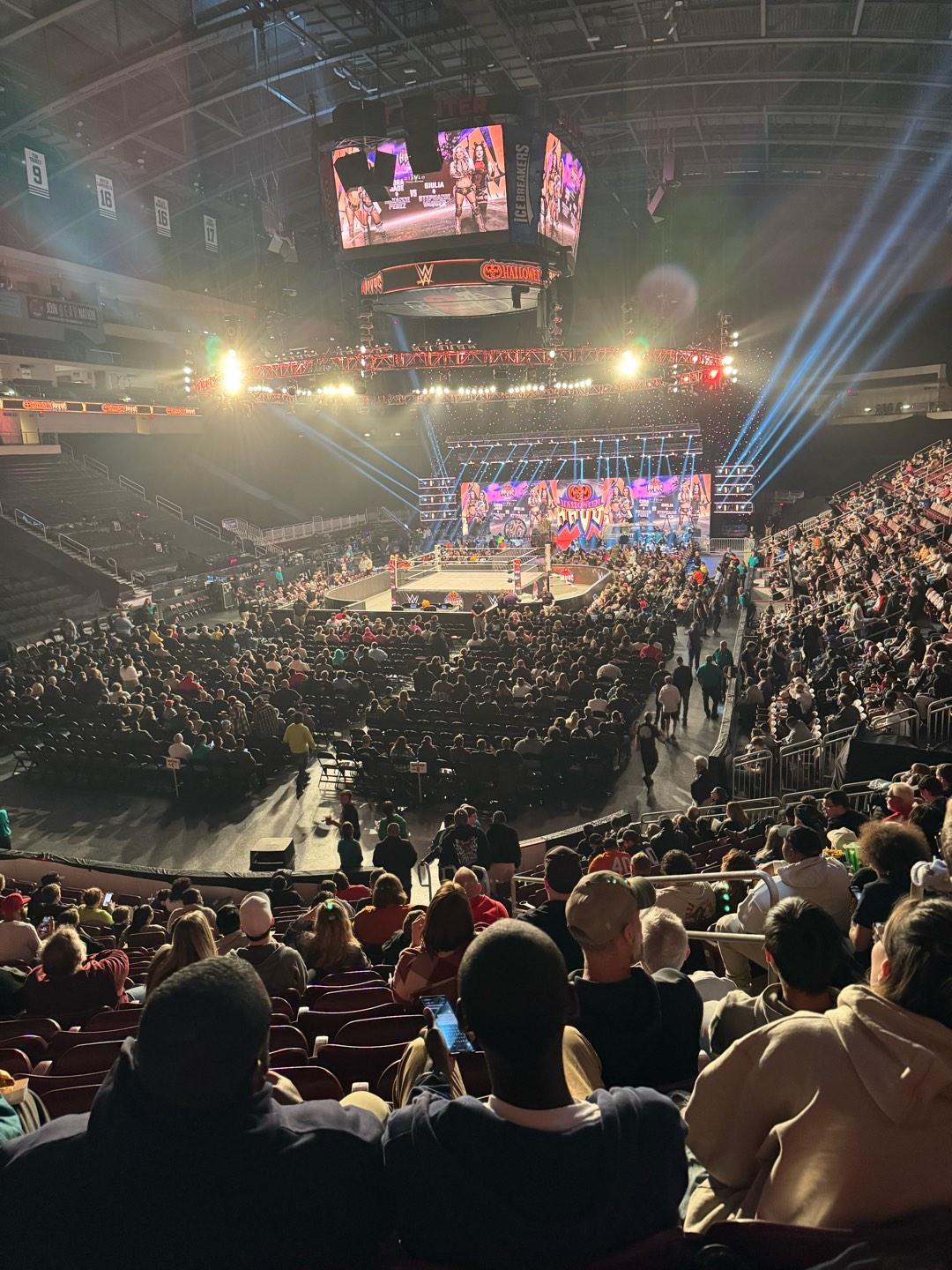 Giant Center Section 102 Row R Seat 5