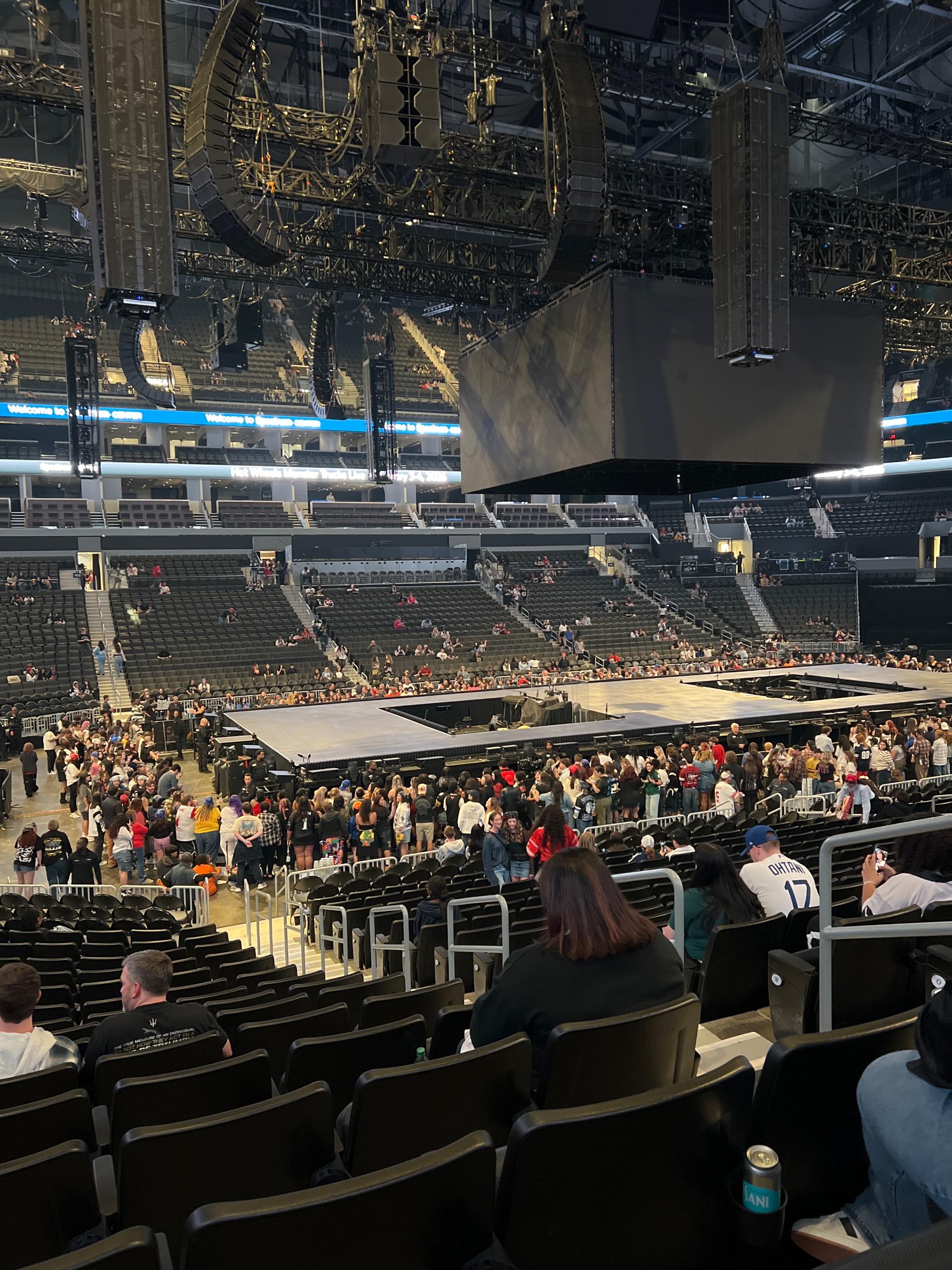 Spectrum Center Section 116 Row R Seat 4