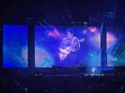 Smoothie king center