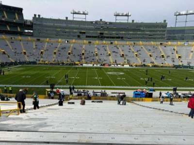 lambeau field section 121