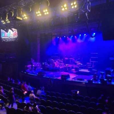 The Paramount, Huntington section 203