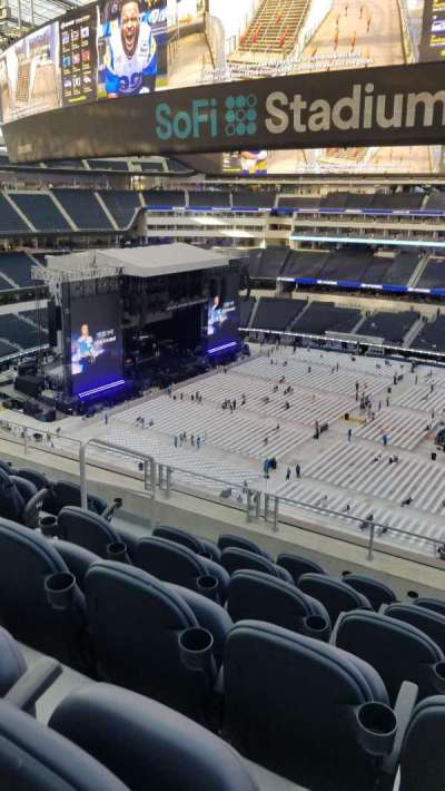 Sofi Stadium section 325