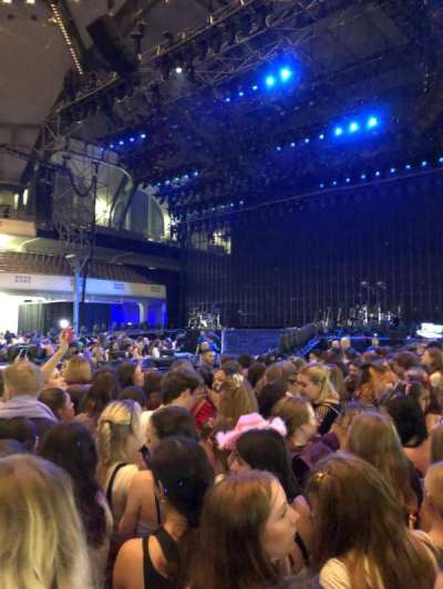 Festhalle section PIT Standing