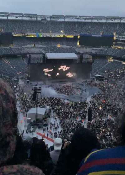 MetLife Stadium section 329