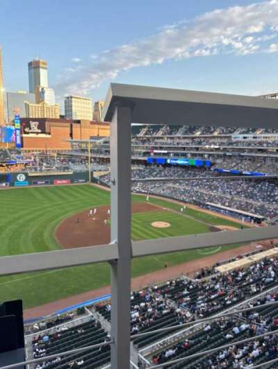 Target Field section 224