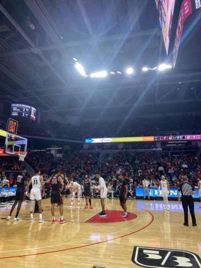 Fifth Third Arena section Courtside