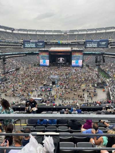 MetLife Stadium section 225a