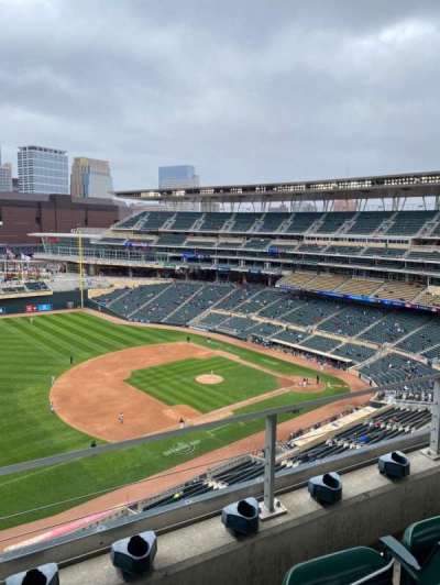 Target Field section 324