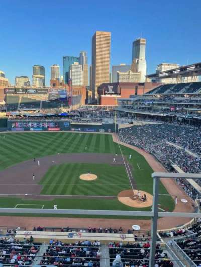 Target Field section 220