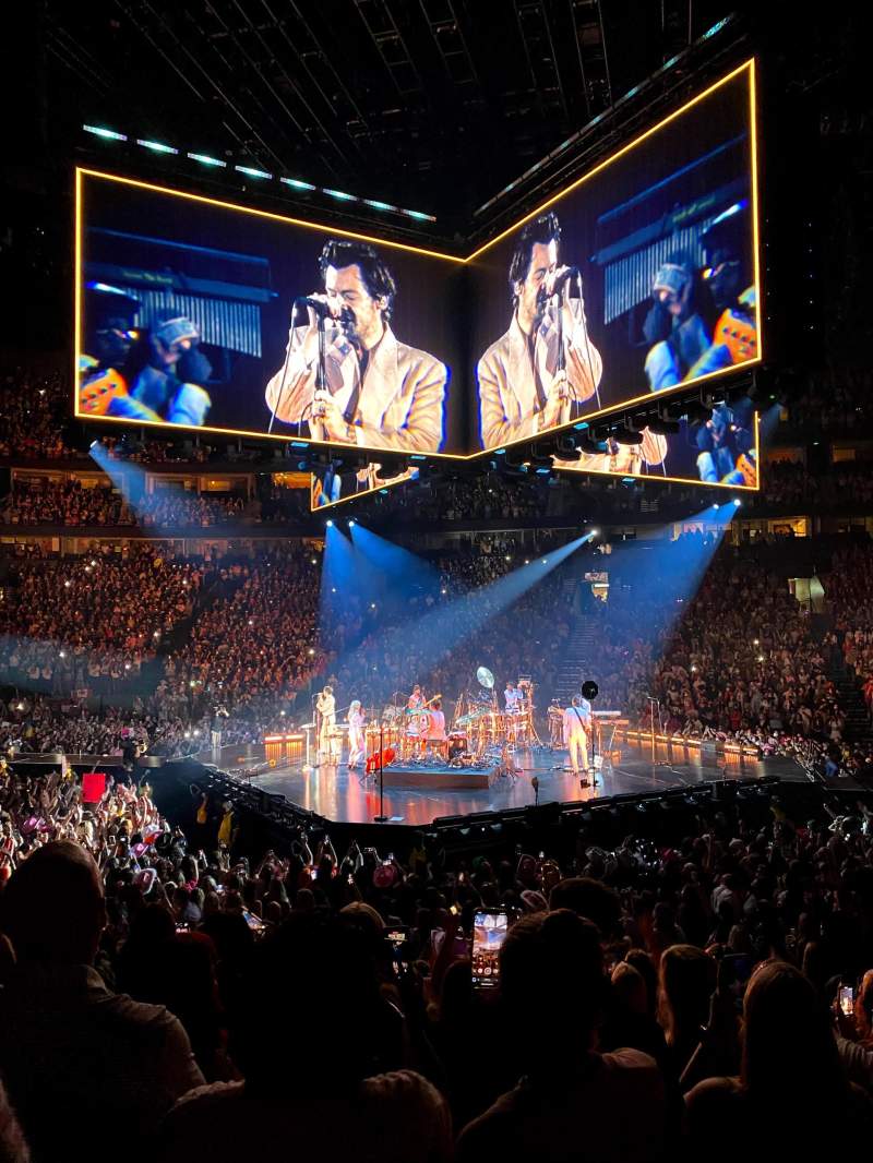 Love On Tour Photo